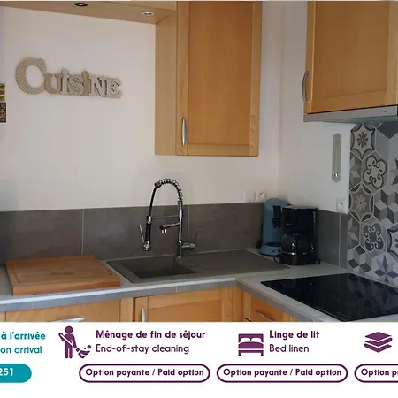 Holiday home Escapade A 2 Sur Avec Jardin Cosy